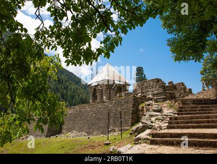 Ruines du temple Naranag sur l'ancien site de pèlerinage hindou, Jammu-et-Cachemire, Kangan, Inde Banque D'Images