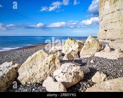 A la Plage des Petites Dalles, Normandie. Banque D'Images