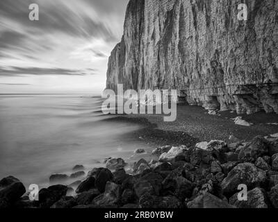 A la Plage des Petites Dalles, Normandie. Banque D'Images