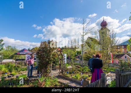 Puch BEI Weiz, église dans le village Puch BEI Weiz, jardin d'herbes dans Steirisches Thermenland - région Oststeiermark, Styrie, Autriche Banque D'Images