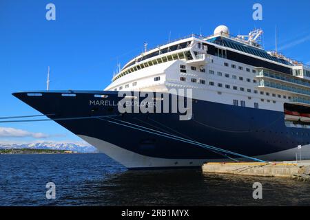 Navire de croisière du groupe TUI Marella Explorer amarré dans le port d'Alta, au nord de la Norvège. Banque D'Images