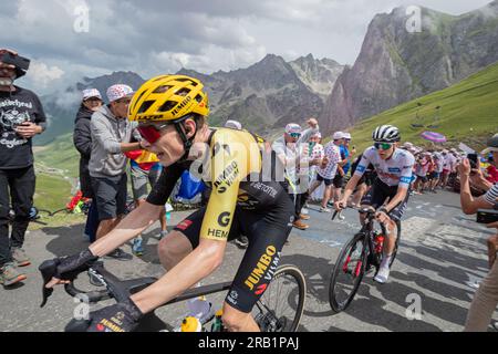 Col de Tourmalet, France, le 6 juillet 2023, JONAS VINGEGAARD de JUMBO - VISMA en tête du groupe de chasse sur l'étape 6, 145km, Tarbes à Cauterets Cambasque lors de la 110e édition du Tour de France crédit : Nick Phipps/Alamy Live News Banque D'Images