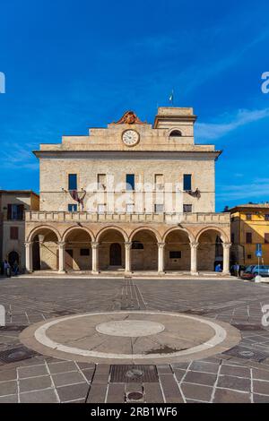 Hôtel de ville, Piazza del Comune, Montefalco, Pérouse, Ombrie, Italie Banque D'Images