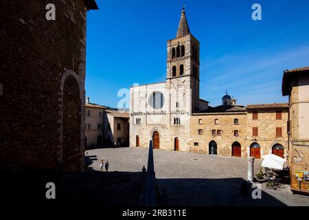 Piazza Silvestri, Bevagna, Pérouse, Ombrie, Italie Banque D'Images