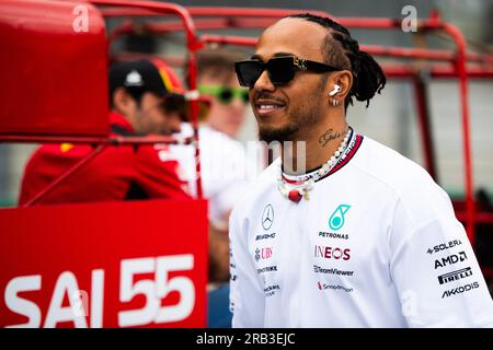 Spielberg, Autriche - 02 JUILLET 2023, #44 Lewis Hamilton (GBR, Mercedes), #55 Carlos Sainz (Espagne, Ferrari), défilé des pilotes, FIA F1 Austrian Grand Prix Banque D'Images