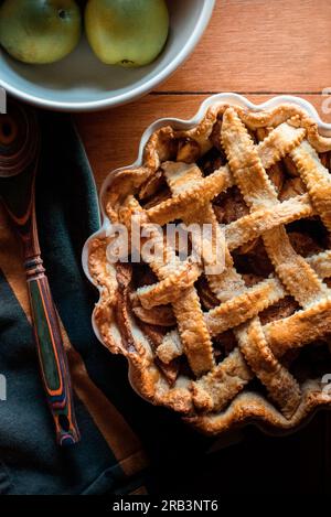 Gros plan d'une tarte aux pommes sur la table Banque D'Images