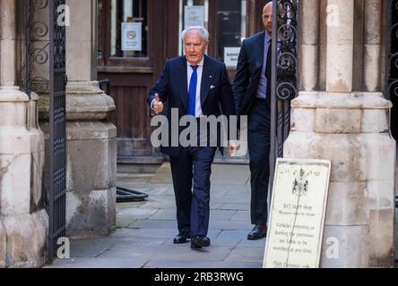 Londres, Royaume-Uni. 7 juillet 2023. Sir Frederick Barclay arrive à la haute Cour dans son règlement de divorce avec son ex-épouse Lady Hiroko Barclay. En 2021, un tribunal a ordonné à Barclay de payer 100 millions de livres à son ex-femme. Crédit : Mark Thomas/Alamy Live News Banque D'Images