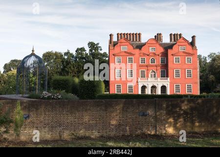 Vue arrière de Kew Palace - un palais Tudor à Kew Gardens, Richmond, Surrey, Angleterre, Royaume-Uni Banque D'Images