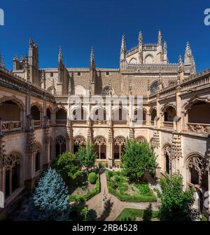 Cloître au monastère de San Juan de los Reyes - Tolède, Espagne Banque D'Images