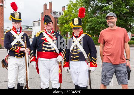 Salut du USS Constitution Museum à Service Block Party après la croisière du 4 juillet de l'USS Constitution Banque D'Images