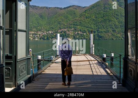 L'Italie, Lombardie, Cernobbio, Pier Banque D'Images