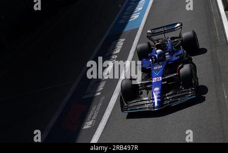 Alexander Albon de Williams dans la voie des stands lors de l'entraînement 1 avant le Grand Prix de Grande-Bretagne 2023 à Silverstone, Towcester. Date de la photo : Vendredi 7 juillet 2022. Banque D'Images