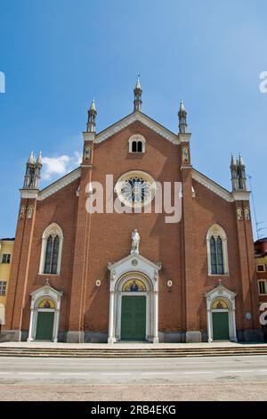 L'Italie, l'Emilie Romagne, Cortemaggiore, Patrioti Town Square, Santa Maria delle Grazie collegiate Banque D'Images