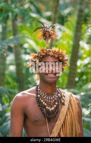 Homme en costume national, île de Tanna, Vanuatu, Mélanésie Banque D'Images