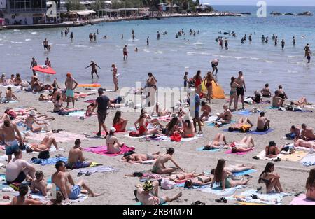 Croatie. 07 juillet 2023. Les jeunes venus au Ultra Music Festival ont occupé la plage populaire de Bacvice à Split, en Croatie, le 7 juillet 2023. Photo : Ivo Cagalj/PIXSELL crédit : Pixsell/Alamy Live News Banque D'Images