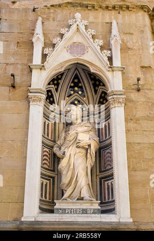 Statue de Saint pierre de filippo brunelleschi. église d'orsanmichele. Florence. Italie Banque D'Images