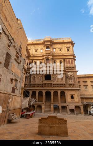 Jaisalmer, Rajasthan, Inde - 16 octobre 2019 : Patwon Ki Haveli , manoir des marchands Brocade, un groupe de cinq grands havelis. Banque D'Images