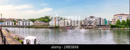 Vue panoramique du quartier Harbourside de Bristol Docks, Bristol, Royaume-Uni Banque D'Images