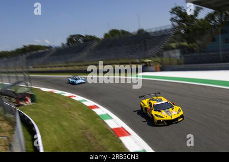 33 KEATING Ben (usa), VARRONE Nicolas (arg), CATSBURG Nicky (nld), Corvette Racing, Chevrolet Corvette C8.R, Action pendant les 6 heures de Monza 2023, 3e manche du Championnat du monde d'Endurance FIA 2023, du 7 au 9 juillet 2023 sur l'Autodrome Nazionale di Monza, à Monza, Italie crédit : Agence photo indépendante Srl/Alamy Live News Banque D'Images