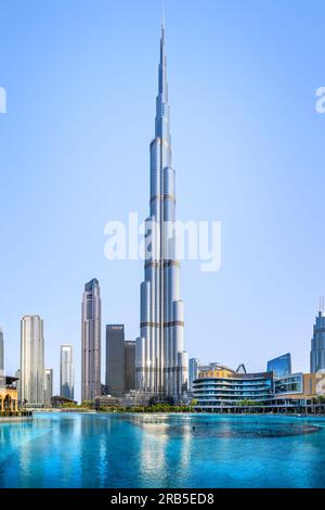 DUBAÏ, Émirats arabes Unis - 27 juin 2023 le célèbre burj khalifa pendant Banque D'Images