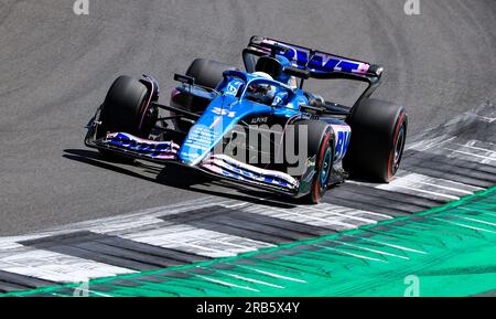 Esteban Ocon d'Alpine lors des essais deux avant le Grand Prix de Grande-Bretagne 2023 à Silverstone, Towcester. Date de la photo : Vendredi 7 juillet 2022. Banque D'Images