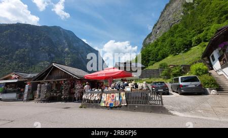 Boutique de souvenirs dans la ville de Hallstatt, région de Salzkammergut, Autriche Banque D'Images