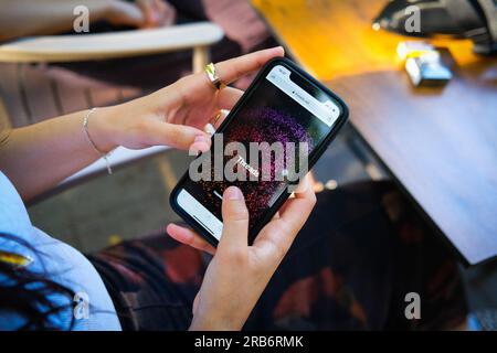 Turquie. 07 juillet 2023. Dans cette illustration photo, un logo de threads vu affiché sur un smartphone. Les threads, qui sont venus au premier plan avec Meta étant un rival de Twitter, ont gagné plus de 30 millions d'utilisateurs le premier jour. Crédit : SOPA Images Limited/Alamy Live News Banque D'Images