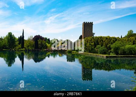 Les Jardins de Ninfa - Italie Banque D'Images