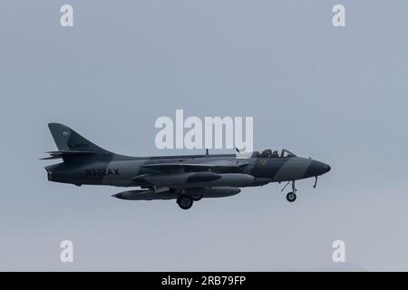 Un Hawker Hunter MK58 piloté par Airborne Tactical Advantage Company (ATAC), un entrepreneur militaire privé volant près de la base aérienne NAF Atsugi, Kanagawa, au Japon Banque D'Images