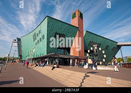 Musée des sciences Nemo (par l'architecte Renzo Piano) à Amsterdam, pays-Bas Banque D'Images