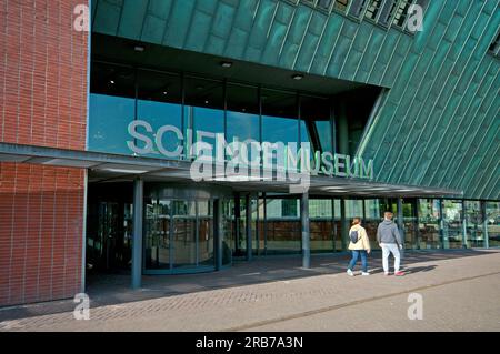 Musée des Sciences Nemo (de l'architecte Renzo Piano) à Amsterdam. Pays-Bas Banque D'Images