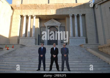 Le secrétaire Dirk Kempthorne et des assistants en visite à Los Angeles, Californie, visitant les bureaux, décors, terrains Universal Studios à Hollywood Banque D'Images