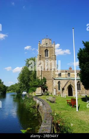 La Riverside Church of St James, Hemingford Grey Banque D'Images