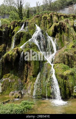 Cascades de Baume-les-Messieurs, Jura, Bourgogne-Franche-Comté, France, Banque D'Images