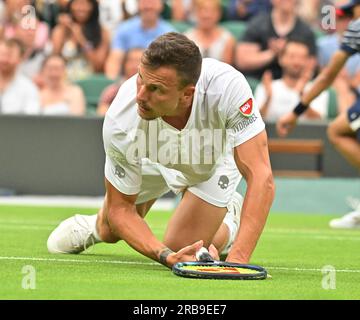 Londres, Royaume-Uni. 08 juillet 2023. Londres Wimbledon Championships Day 6 08/07/2023 Marton Fucsovics (HUN) troisième tour match crédit : Roger Parker/Alamy Live News Banque D'Images