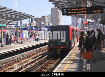 Docklands Light Railway Poplar Station Londres Banque D'Images