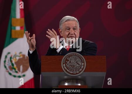 Mexico, Mexique. 05 juillet 2023. 5 juillet 2023, Mexico, Mexique : le président du Mexique, Andres Manuel Lopez Obrador, gesticule lors de son discours lors de sa conférence d'information au Palais national. Le 5 juillet 2023 à Mexico (photo Alex Dalton/Eyepix Group/Sipa USA) crédit : SIPA USA/Alamy Live News Banque D'Images