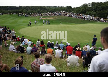 Une vue générale du 13e green pendant la deuxième journée de la LIV Golf League au Centurion Club, Hertfordshire. Date de la photo : Samedi 8 juillet 2023. Banque D'Images
