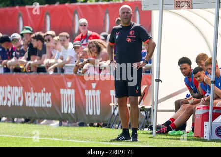 Barendrecht, pays-Bas. 08 juillet 2023. BARENDRECHT, PAYS-BAS - JUILLET 8 : Headcoach Arne Slot de Feyenoord lors du match amical de pré-saison entre Feyenoord et PEC Zwolle au Sportpark Smitshoek le 8 juillet 2023 à Barendrecht, pays-Bas (photo Hans van der Valk/Orange Pictures) crédit : Orange pics BV/Alamy Live News Banque D'Images