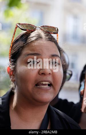 Paris, France. 8 juillet 2023. Manifestation interdite contre la violence policière pour la justice à Nahel, pour dénoncer la violence policière et pour exiger d'autres politiques visant les jeunes et les quartiers populaires le samedi 8 juillet 2023 à Paris, France. Crédit : Bernard Menigault/Alamy Live News Banque D'Images