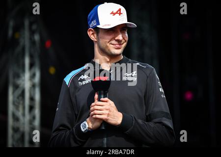 Silverstone, Royaume-Uni. 08 juillet 2023. Esteban Ocon (FRA) Alpine F1 Team sur la scène Fanzone. 08.07.2023. Formula 1 World Championship, Rd 11, British Grand Prix, Silverstone, Angleterre, Jour de qualification. Le crédit photo doit se lire : XPB/Press Association Images. Crédit : XPB Images Ltd/Alamy Live News Banque D'Images