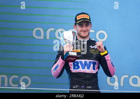 Podium DOOHAN Jack (aus), Uni-Virtuosi Racing, Dallara F2, portrait lors de la 8e manche du Championnat FIA de Formule 2 2023 du 7 au 9 juillet 2023 sur le circuit de Silverstone, à Silverstone, Royaume-Uni - photo Antonin Vincent/DPPI crédit : DPPI Media/Alamy Live News Banque D'Images