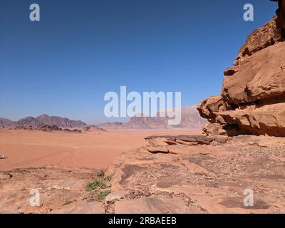 Désert de Wadi Rum, Jordanie. Le désert rouge et Jabal Al Qattar Mountain.Where quelques films célèbres ont été tournés, Star Wars, Lawrence d'Arabie. Banque D'Images