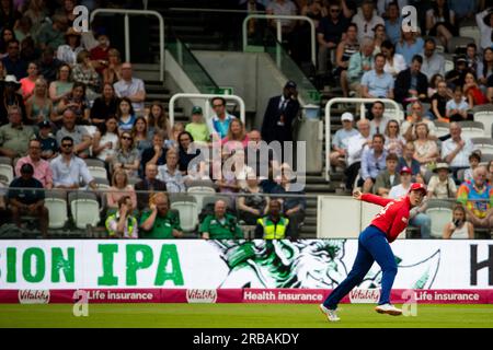 Londres, Royaume-Uni. 8 juillet 2023. Alice Capsey (Angleterre) en action lors du troisième match Vitality IT20 de la série Womens Ashes 2023 entre l'Angleterre et l'Australie au Lords Cricket Ground à Londres, Angleterre. (Liam Asman/SPP) crédit : SPP Sport Press photo. /Alamy Live News Banque D'Images