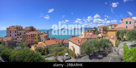 Vue de la vieille ville de, Tellaro, province de la Spezia, Italie Banque D'Images