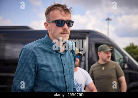 (Istanbul, Turquie) le président Volodmyr Zelensky accueille les héros ukrainiens - défenseurs d'Azovstal: Commandant de l'unité d'opérations spéciales Azov de la Garde nationale, héros de l'Ukraine Denys Prokopenko, son adjoint Svyatoslav Palamar, commandant par intérim de la 36e brigade des Marines séparée Serhiy Volynsky, officier supérieur de l'unité Azov Oleh Khomenko et commandant de la 12e brigade de la Garde nationale Denys Shleha. Les soldats étaient en Turquie après avoir été libérés de Russie. Banque D'Images