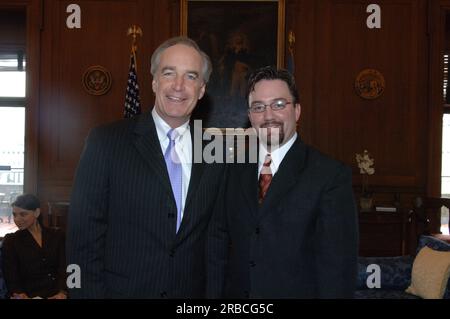 Le secrétaire Dirk Kempthorne et les assistants se réunissent au main Interior avec le gouverneur de l'Utah Jon Huntsman Jr. Et ses associés Banque D'Images