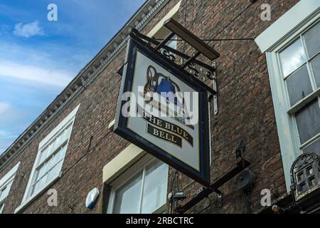 Le panneau Blue Bell pub. Fossgate, York. Banque D'Images