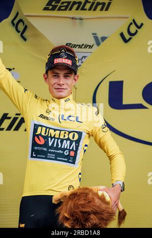 Limoges, France. 08 juillet 2023. Photo de Zac Williams/SWpix.com- 08/07/2023 - Cyclisme - Tour de France 2023 - Etape 8 Libourne à Limoges (200.7km) - Jonas Vingegaard, Jumbo Visma. Crédit : SWpix/Alamy Live News Banque D'Images