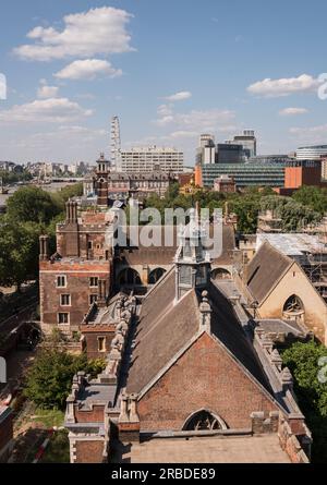 Vue sur le toit du palais de Lambeth, la résidence officielle londonienne de l'archevêque de Canterbury, Lambeth, Londres, Angleterre, Royaume-Uni Banque D'Images